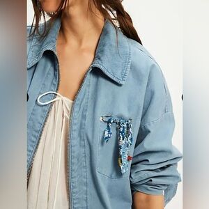 NWT Free People Treasure Me Brooch in Silver(Blue)